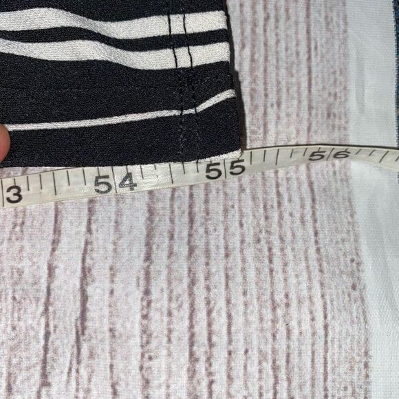 Express B&W stripe 3/4 sleeve jumpsuit w/front knot tie sz M - Picture 8 of 13